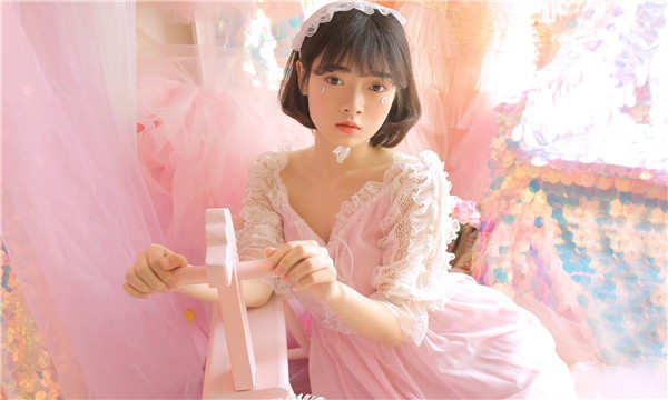湘乡供卵试管代怀生子多少钱？这一直是很多不孕不育家庭关注的话题。在中国，不孕不育的发生率越来越高，根据《中国不孕不育现状调研报告》显示，育龄夫妇的不孕不育率从20年前的3%增长至现在的12.5%-18.2%，患者人数高达6000万以上。在这样的背景下，许多家庭通过供卵试管来实现自己的生育梦想。那么，供卵试管代怀生子的费用到底是多少呢？